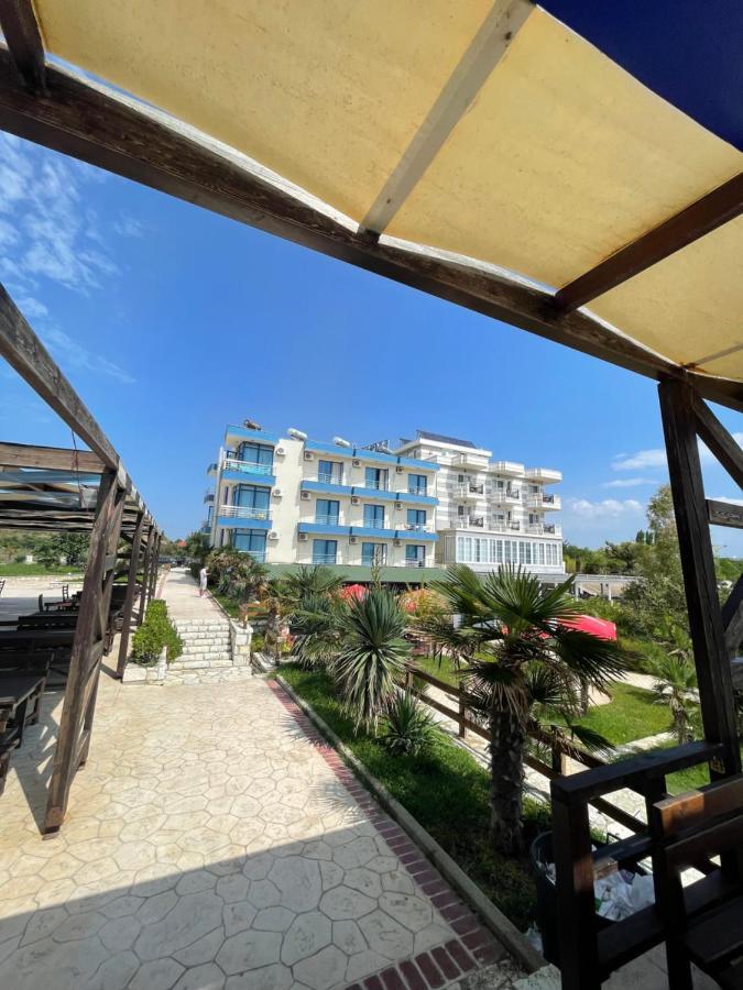Hotel Zverneci エクステリア 写真