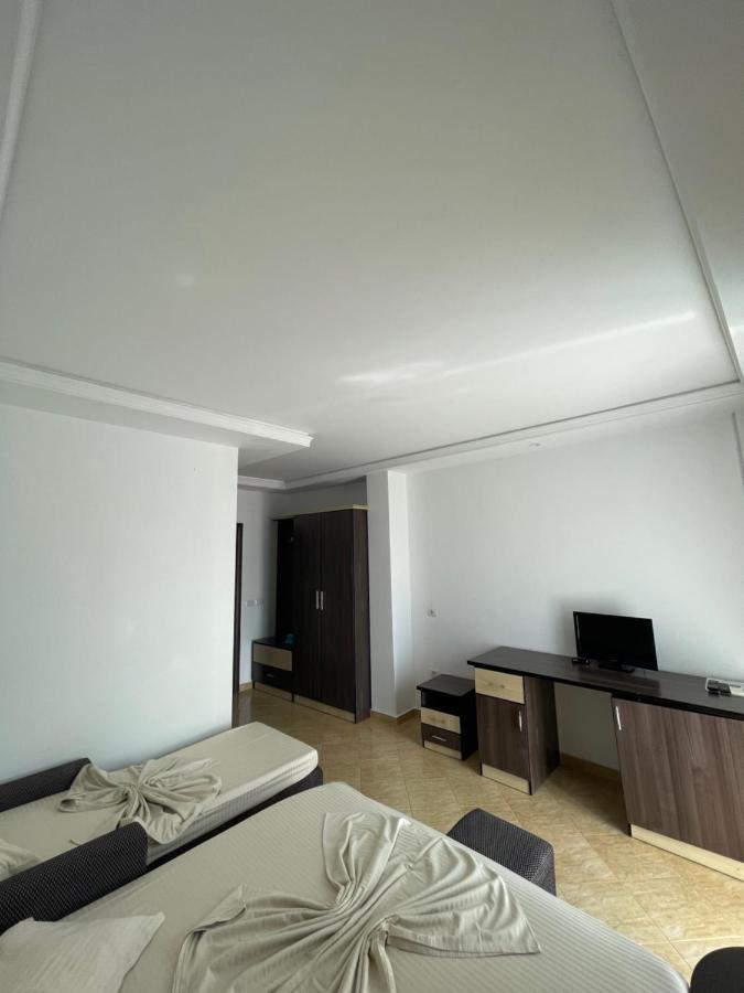 Hotel Zverneci エクステリア 写真