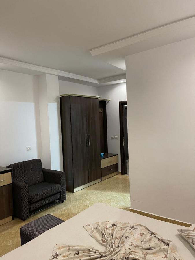 Hotel Zverneci エクステリア 写真