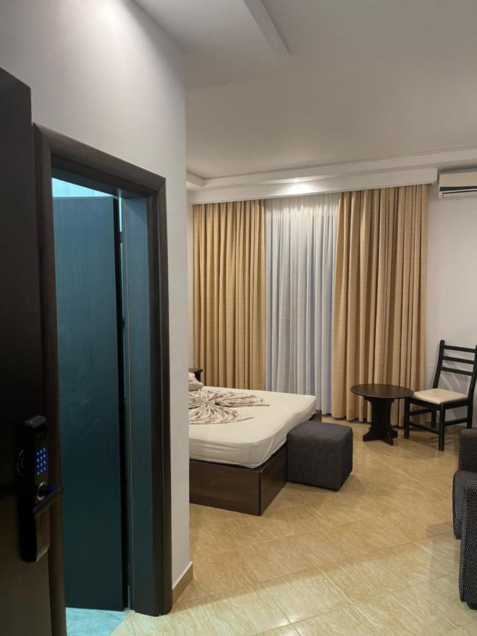 Hotel Zverneci エクステリア 写真