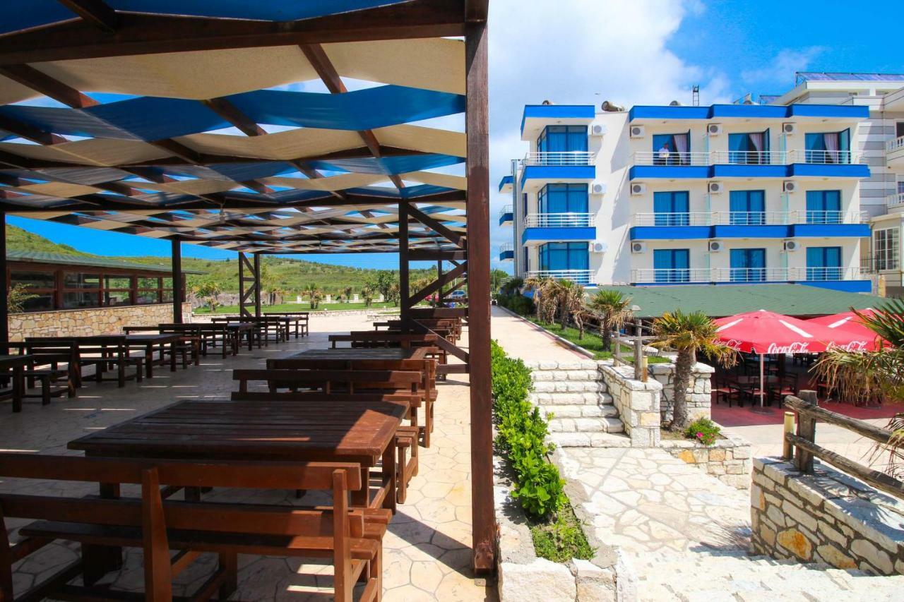 Hotel Zverneci エクステリア 写真